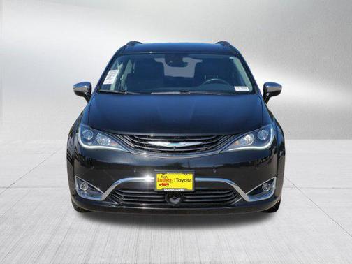 2018 Chrysler Pacifica Hybrid Limited
