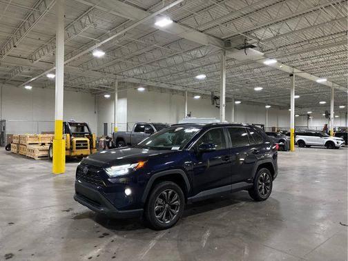 2022 Toyota RAV4 Hybrid XLE Premium