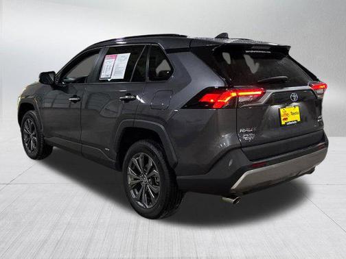 2022 Toyota RAV4 Hybrid SE