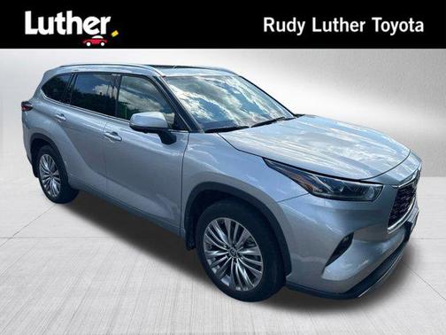 2023 Toyota Highlander Platinum