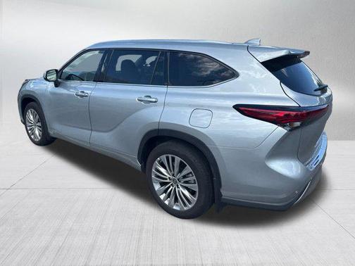 2023 Toyota Highlander Platinum