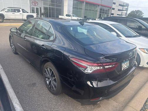 2022 Toyota Camry Hybrid XLE