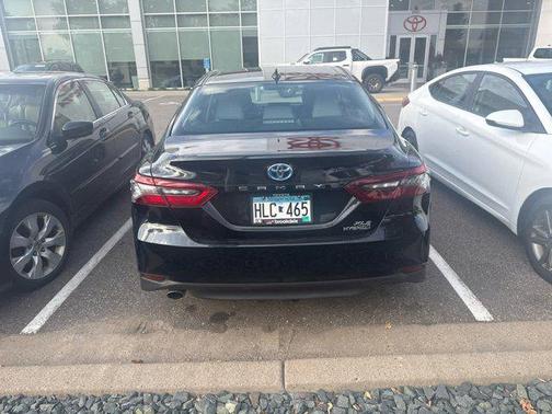 2022 Toyota Camry Hybrid XLE