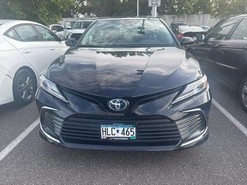 2022 Toyota Camry Hybrid XLE