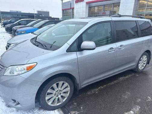 2017 Toyota Sienna XLE Premium