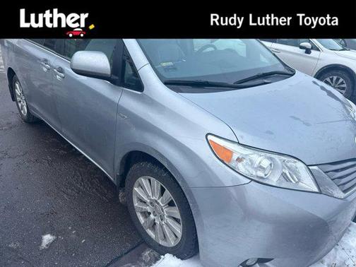 2017 Toyota Sienna XLE Premium