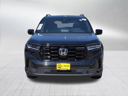 Crystal Black Pearl 2025 Honda Pilot Black Edition