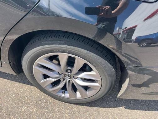 Midnight Black Metallic 2019 Toyota Avalon XLE