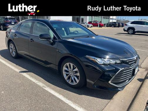 Midnight Black Metallic 2019 Toyota Avalon XLE