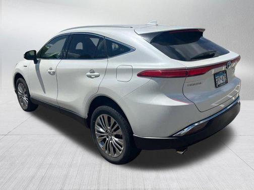 Blizzard Pearl 2021 Toyota Venza XLE