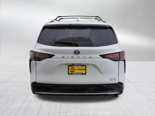 2022 Toyota Sienna Limited