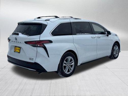 2022 Toyota Sienna Limited