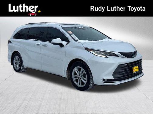 2022 Toyota Sienna Limited