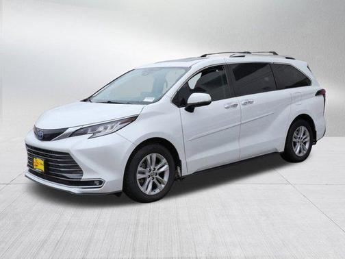 2022 Toyota Sienna Limited