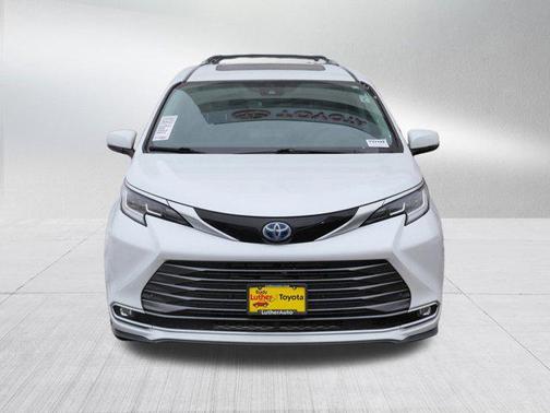 2022 Toyota Sienna Limited