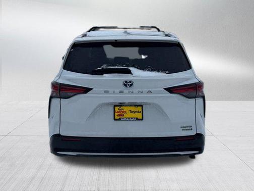 2022 Toyota Sienna Limited