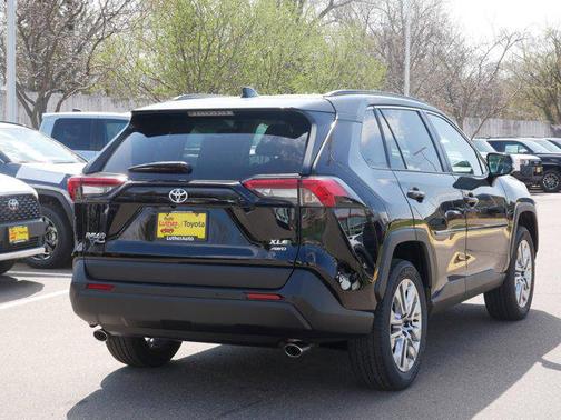 2025 Toyota RAV4 XLE Premium