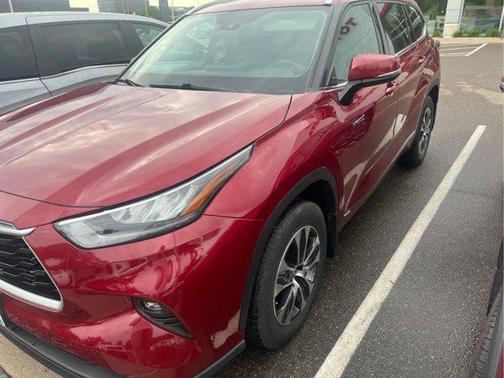 2020 Toyota Highlander Hybrid XLE