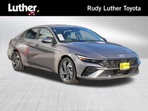 2025 Hyundai ELANTRA SEL