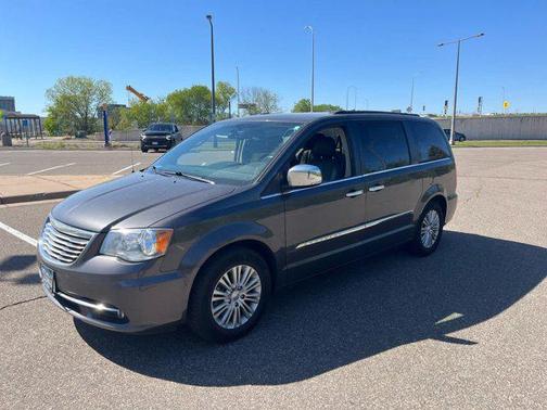 2015 Chrysler Town & Country Touring-L