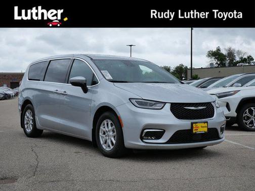 2023 Chrysler Pacifica Touring