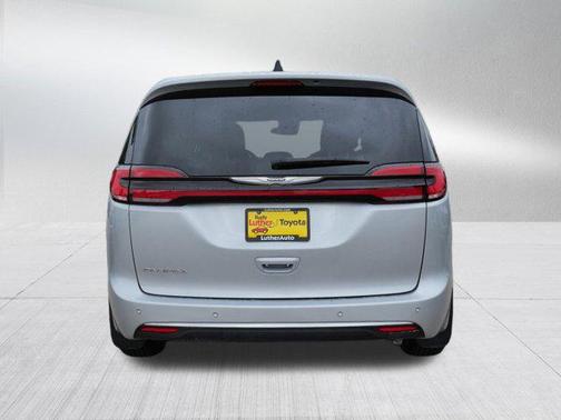 2023 Chrysler Pacifica Touring