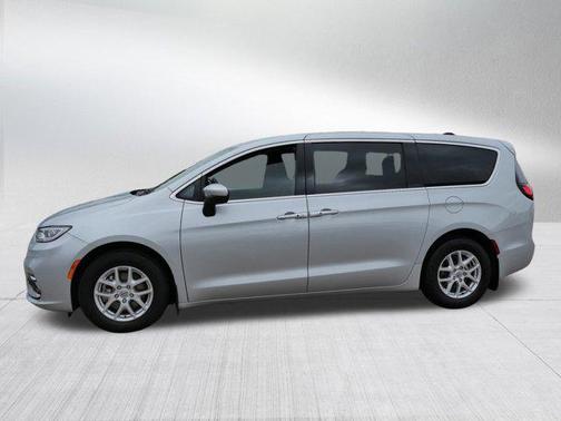 2023 Chrysler Pacifica Touring