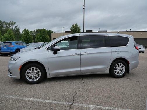 2023 Chrysler Pacifica Touring