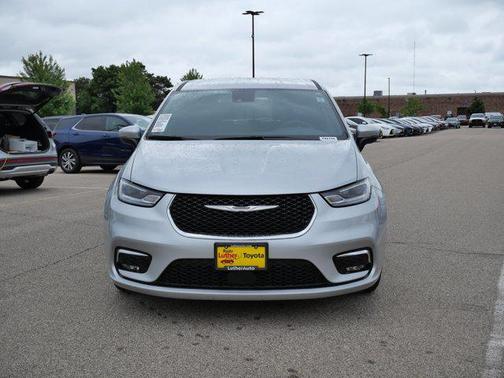 2023 Chrysler Pacifica Touring