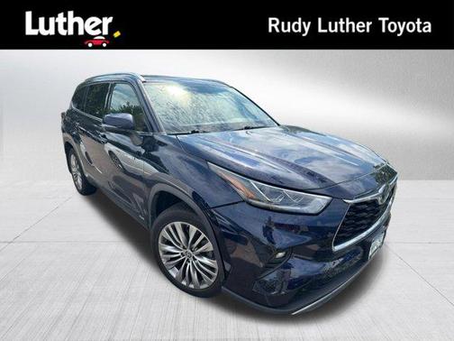 2021 Toyota Highlander Hybrid Platinum