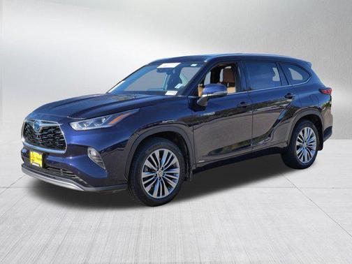 2021 Toyota Highlander Hybrid Platinum