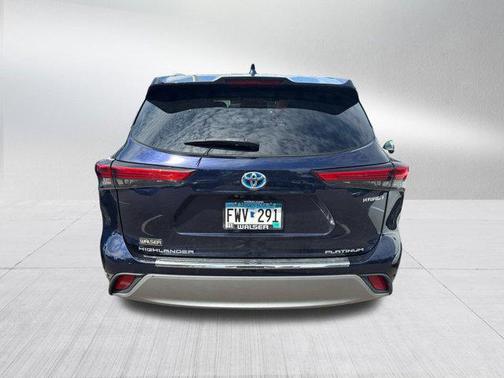 2021 Toyota Highlander Hybrid Platinum