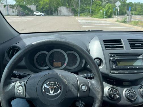 Classic Silver Metallic 2012 Toyota RAV4 Base