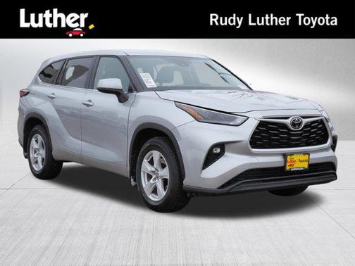 2024 Toyota Highlander LE