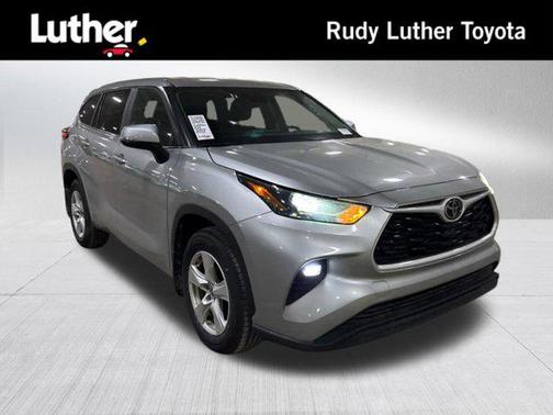2024 Toyota Highlander LE