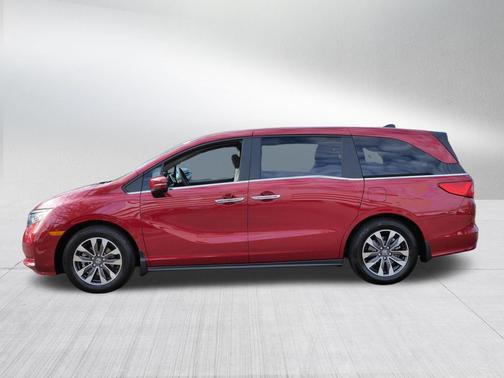 Radiant Red Metallic II 2024 Honda Odyssey EX-L