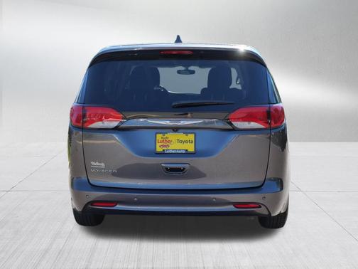 Granite Crystal Metallic Clearcoat 2020 Chrysler Voyager LX