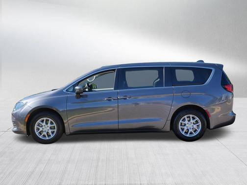 Granite Crystal Metallic Clearcoat 2020 Chrysler Voyager LX