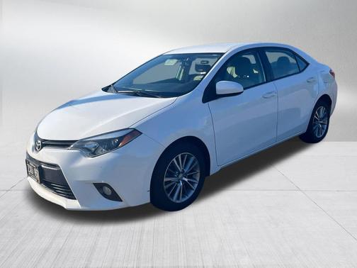 Super White 2015 Toyota Corolla LE Plus