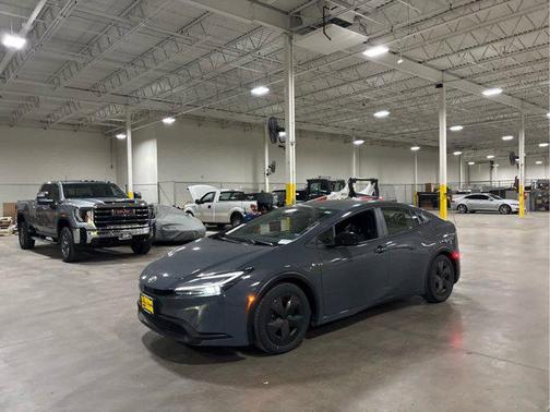 2025 Toyota Prius LE