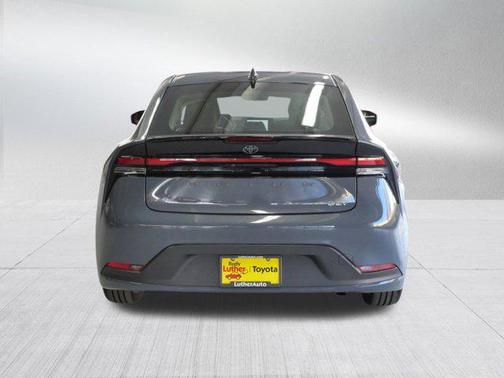 2025 Toyota Prius LE