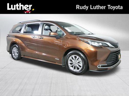 2021 Toyota Sienna XLE 7 Passenger