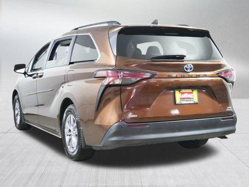 2021 Toyota Sienna XLE 7 Passenger