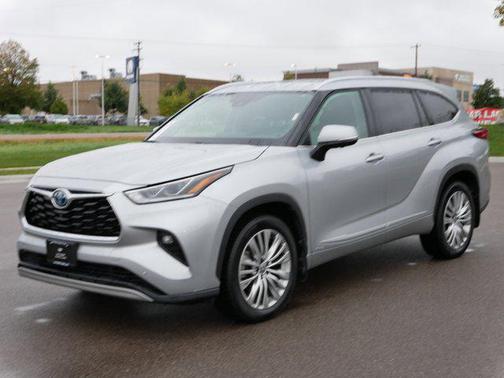 2023 Toyota Highlander Hybrid Platinum