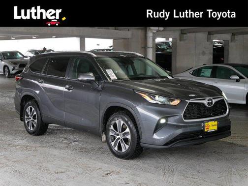 2024 Toyota Highlander XLE