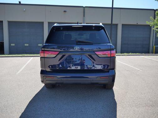 2023 Toyota Sequoia SR5
