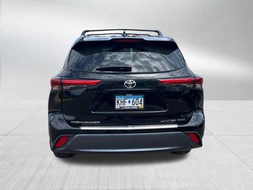 Midnight Black Metallic 2023 Toyota Highlander Limited