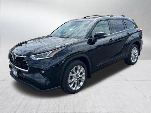Midnight Black Metallic 2023 Toyota Highlander Limited