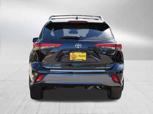 Midnight Black Metallic 2023 Toyota Highlander Limited