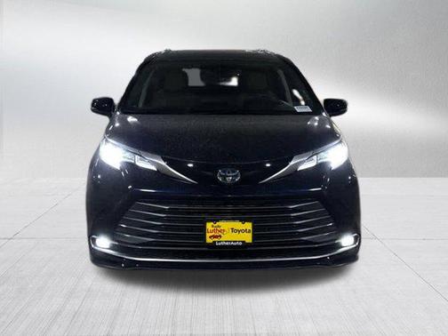 2021 Toyota Sienna Limited 7-Passenger